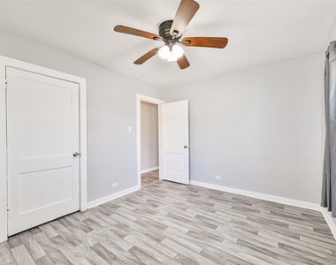 1021 Maple Street - Photo Thumbnail 8