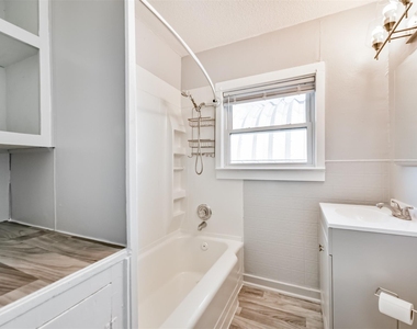 1021 Maple Street - Photo Thumbnail 9