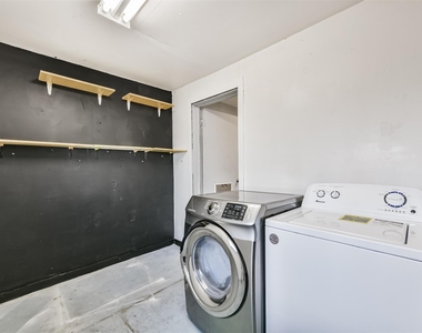 1021 Maple Street - Photo Thumbnail 12