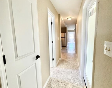 4335 Floramar Terrace - Photo Thumbnail 9
