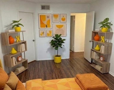 2210 Grand Cayman Court - Photo Thumbnail 11