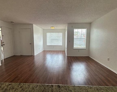 2210 Grand Cayman Court - Photo Thumbnail 4