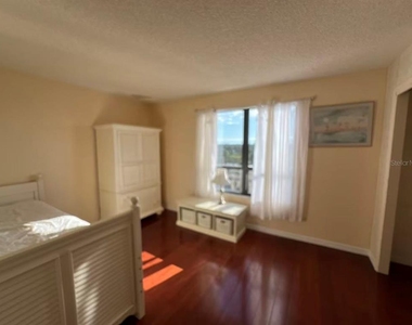 2618 Cove Cay Drive - Photo Thumbnail 7