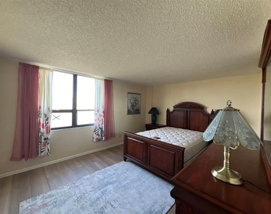 2618 Cove Cay Drive - Photo Thumbnail 10