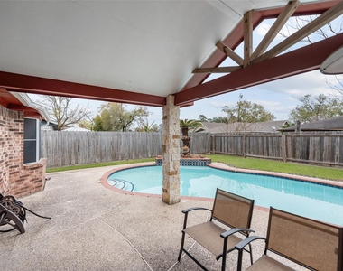 123 Ballantrae Lane - Photo Thumbnail 4