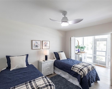 1055 W Peppertree Drive - Photo Thumbnail 14