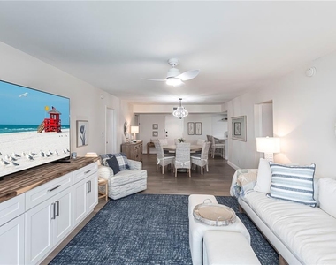 1055 W Peppertree Drive - Photo Thumbnail 2