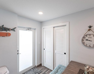 6154 Midnight Pass Road - Photo Thumbnail 1
