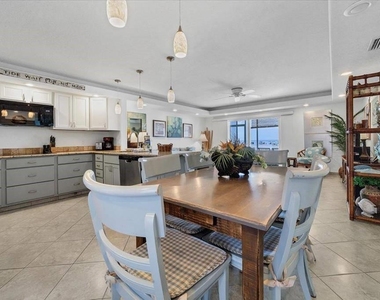 6154 Midnight Pass Road - Photo Thumbnail 7