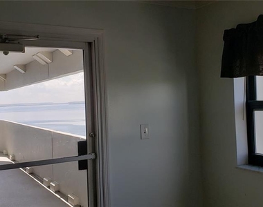 4141 Bayshore Boulevard S - Photo Thumbnail 5
