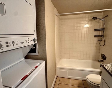 205 Lewfield Circle - Photo Thumbnail 23