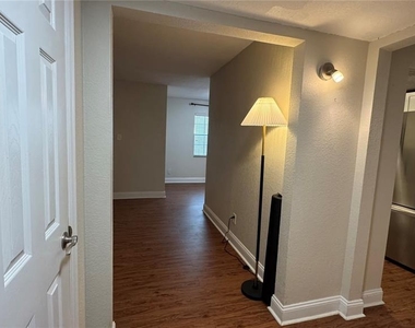 205 Lewfield Circle - Photo Thumbnail 11