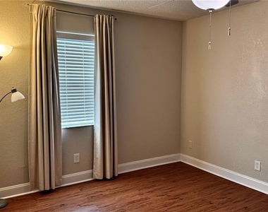 205 Lewfield Circle - Photo Thumbnail 16