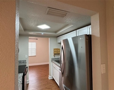205 Lewfield Circle - Photo Thumbnail 5