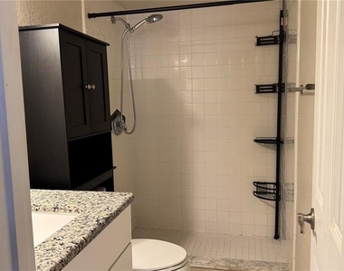 205 Lewfield Circle - Photo Thumbnail 20