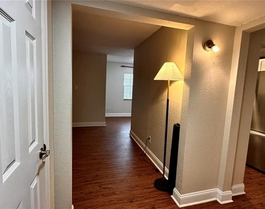 205 Lewfield Circle - Photo Thumbnail 14