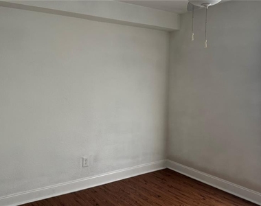205 Lewfield Circle - Photo Thumbnail 16