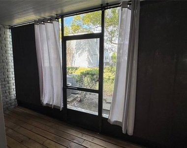 205 Lewfield Circle - Photo Thumbnail 22