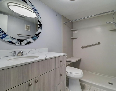 3217 Westridge Boulevard - Photo Thumbnail 12