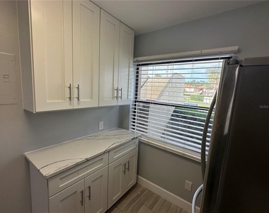 3217 Westridge Boulevard - Photo Thumbnail 7
