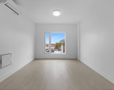 837 Maple Street - Photo Thumbnail 5