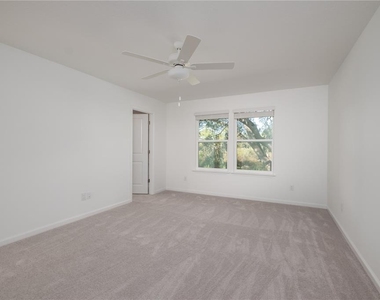 704 Nw 126th Terrace - Photo Thumbnail 13