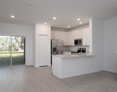 704 Nw 126th Terrace - Photo Thumbnail 8
