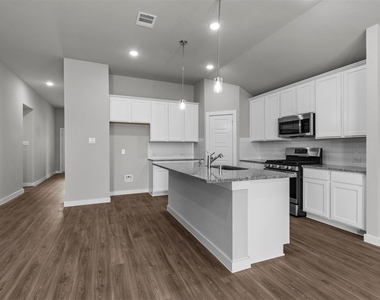 3003 Middleton Drive - Photo Thumbnail 2