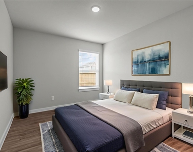 3003 Middleton Drive - Photo Thumbnail 10