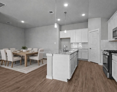 3003 Middleton Drive - Photo Thumbnail 5