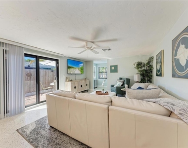 730 Fox Street - Photo Thumbnail 10
