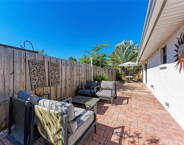 730 Fox Street - Photo Thumbnail 33