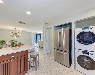730 Fox Street - Photo Thumbnail 17