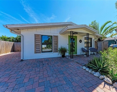 730 Fox Street - Photo Thumbnail 3