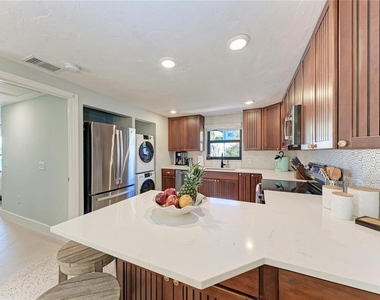 730 Fox Street - Photo Thumbnail 14