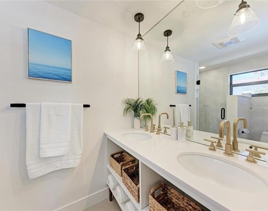730 Fox Street - Photo Thumbnail 21
