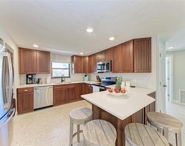 730 Fox Street - Photo Thumbnail 15