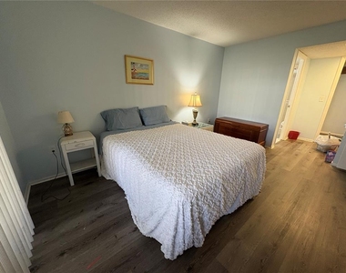 3064 Lake Bayshore Drive - Photo Thumbnail 30