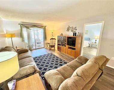 3064 Lake Bayshore Drive - Photo Thumbnail 41