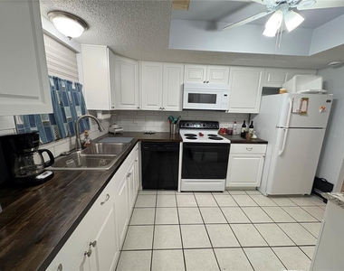 3064 Lake Bayshore Drive - Photo Thumbnail 25
