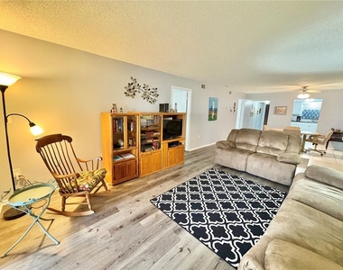 3064 Lake Bayshore Drive - Photo Thumbnail 43
