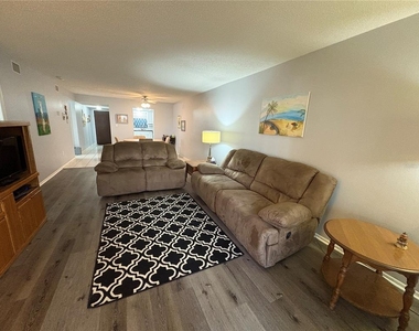 3064 Lake Bayshore Drive - Photo Thumbnail 20