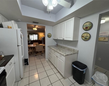 3064 Lake Bayshore Drive - Photo Thumbnail 26