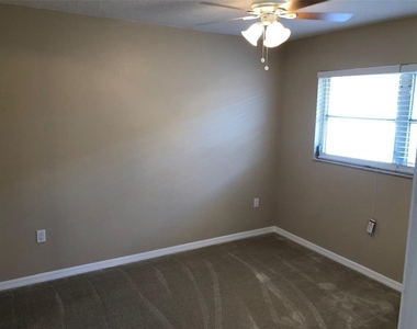 2023 Hyde Park Street - Photo Thumbnail 9