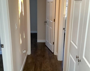4 Villaway Road - Photo Thumbnail 9