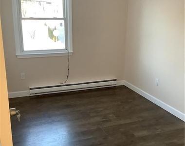 4 Villaway Road - Photo Thumbnail 10