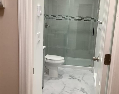4 Villaway Road - Photo Thumbnail 8