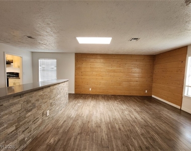1823 Niblick Circle - Photo Thumbnail 3