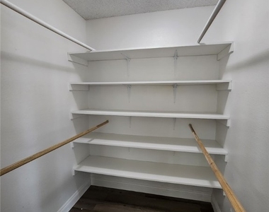 1823 Niblick Circle - Photo Thumbnail 14
