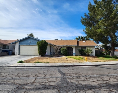 1823 Niblick Circle - Photo Thumbnail 2